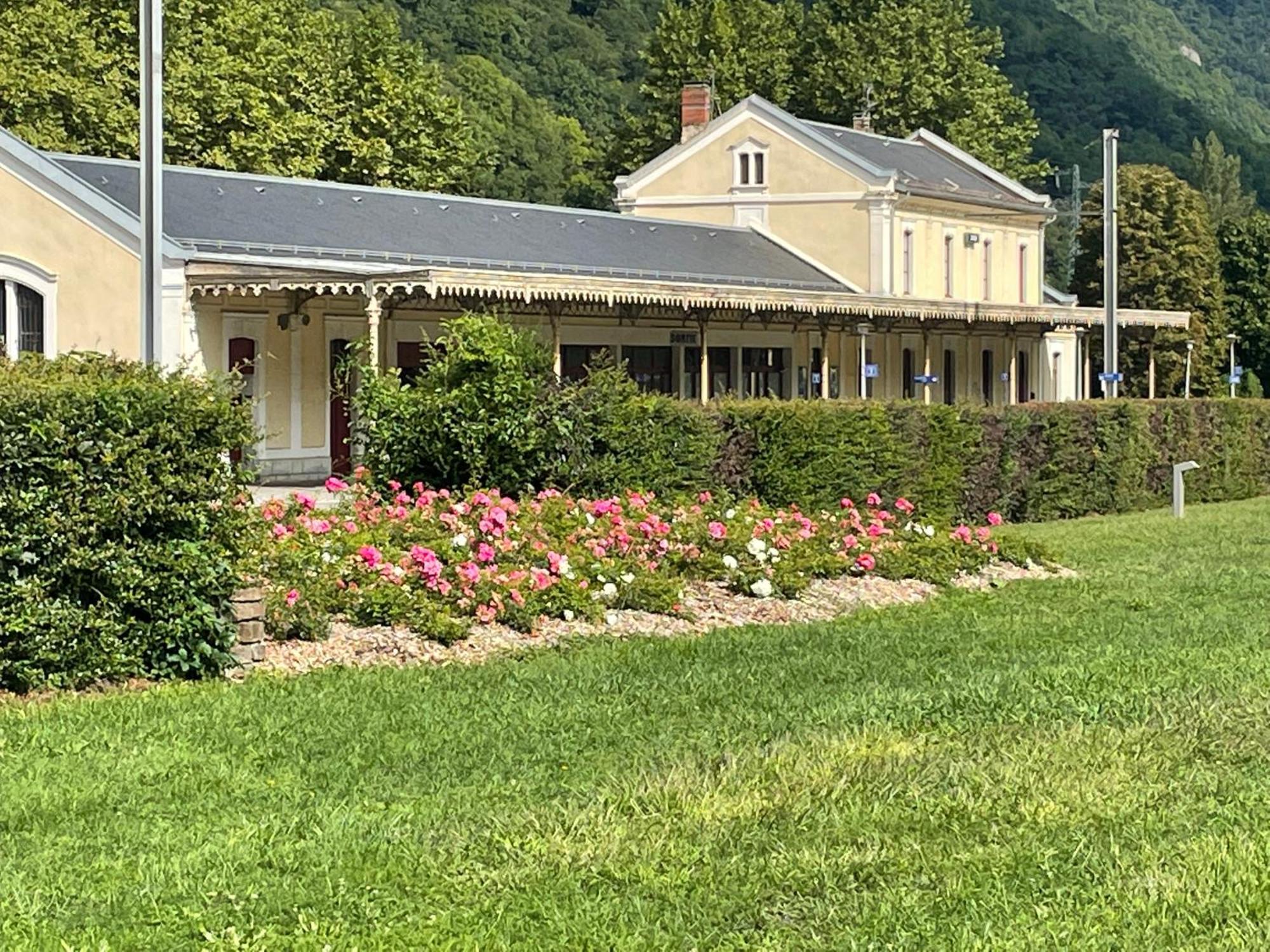 Ferienwohnung Palais D'Etigny Bagnères-de-Luchon Exterior foto