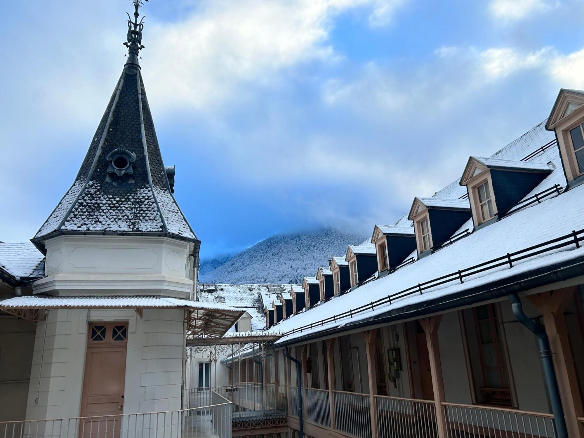 Ferienwohnung Palais D'Etigny Bagnères-de-Luchon Exterior foto