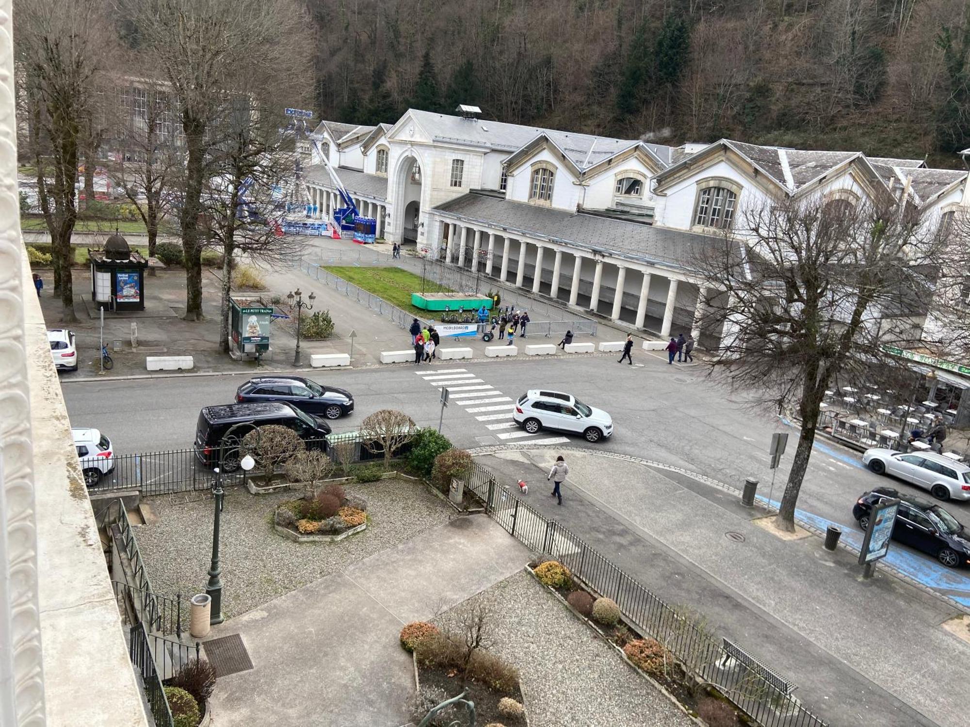 Ferienwohnung Palais D'Etigny Bagnères-de-Luchon Exterior foto